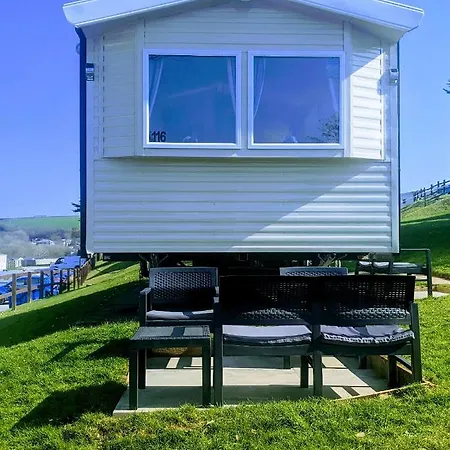 Apartment 4 Berth Couples And Family Caravan In Beautiful Newquay Bay