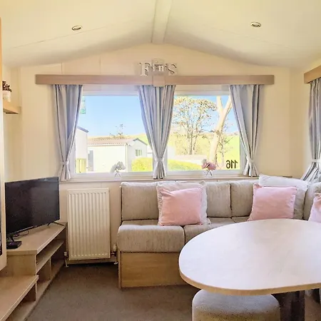 4 Berth Couples And Family Caravan In Beautiful Newquay Bay Apartment Newquay (Cornwall)