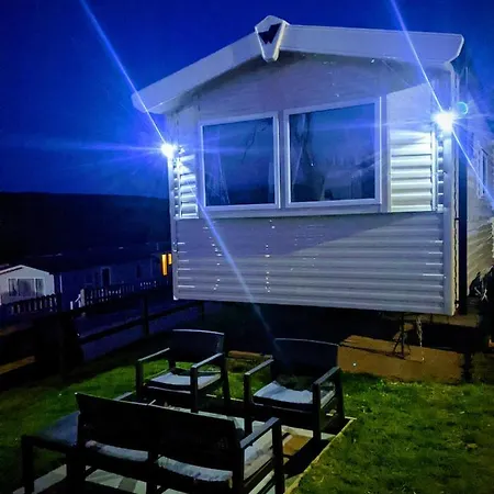 4 Berth Couples And Family Caravan In Beautiful Newquay Bay *